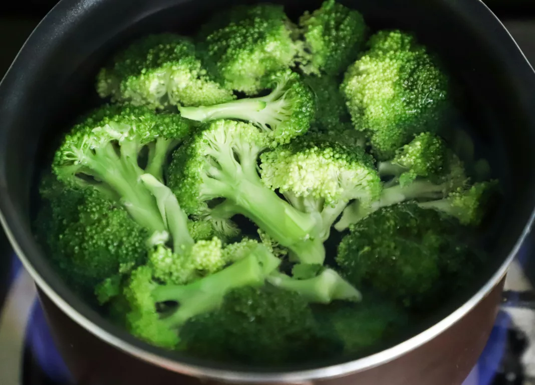 Pan met broccoli