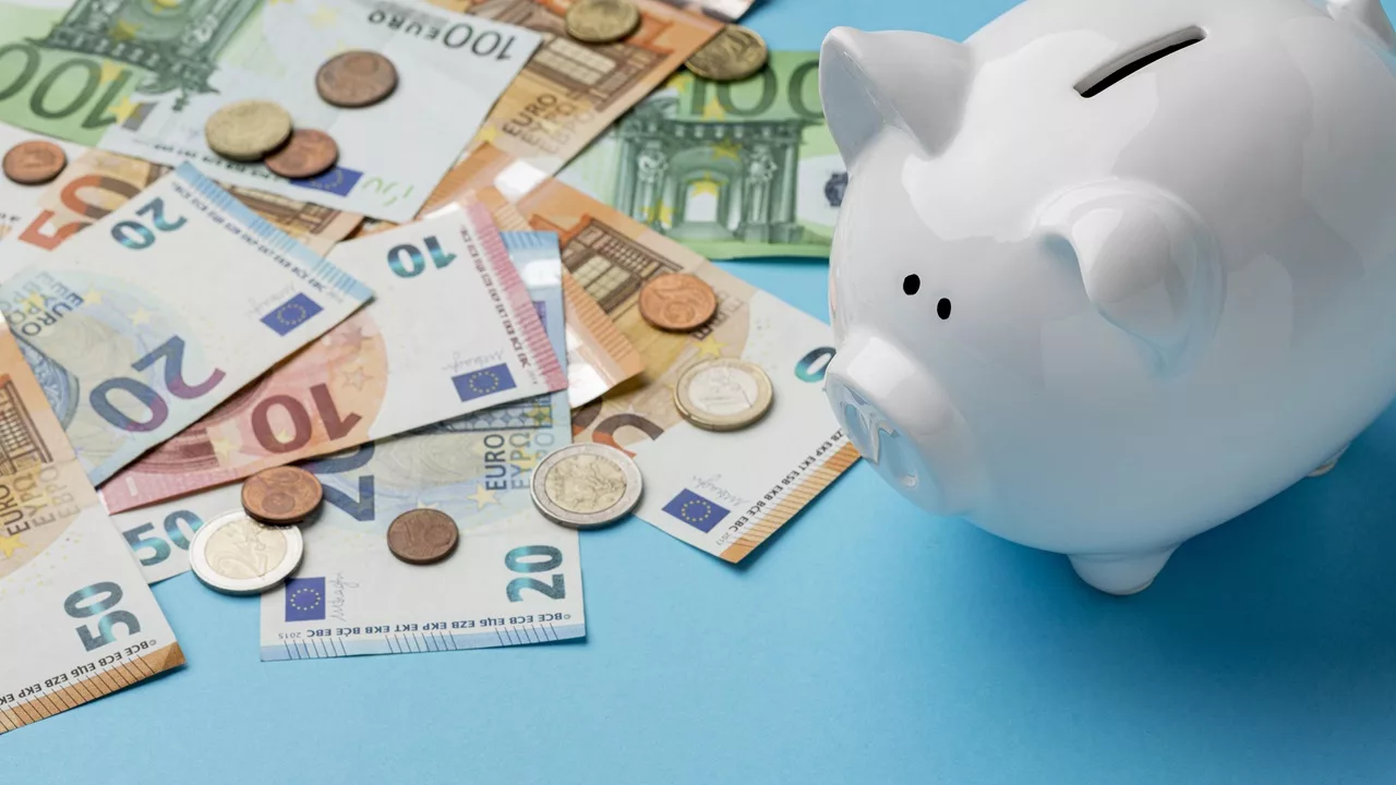 Hoeveel contant geld mag je huis hebben? Zo zit het